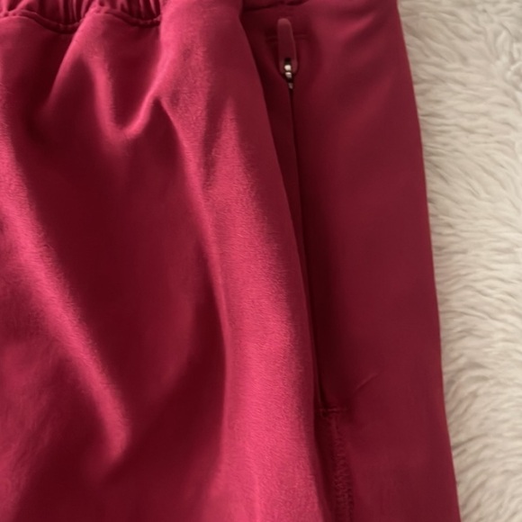 (NWT) Lululemon Hotty Hot Low-Rise Lined Short 4" - Picture 12 of 17